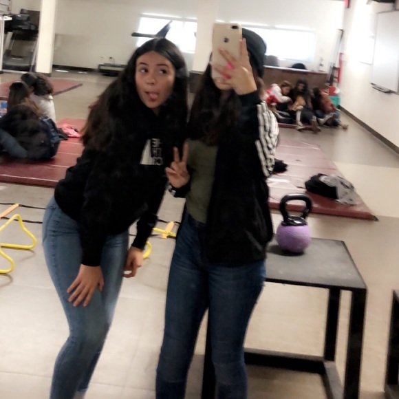 Meet your Posher, Jhocelyn - Picture 1 of 1